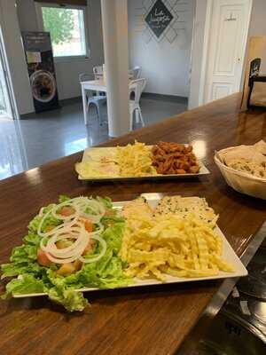 La Jugosa Burguer Bar