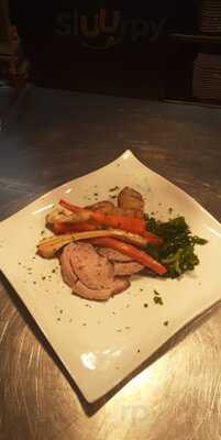 Roadhouse Restaurant & Bar