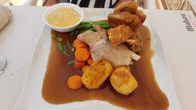 Roadhouse Restaurant & Bar