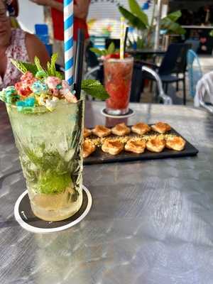 Pa´acá Y Pá Allá