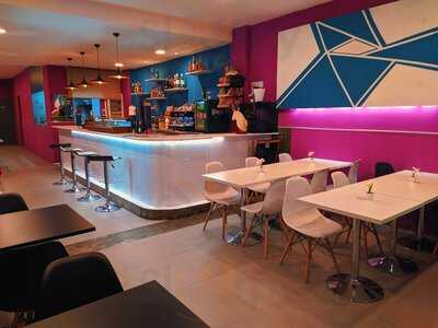 El Contraste Restaurante - Photo 8