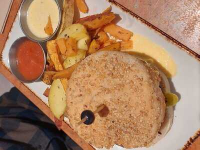 Naked&sated (serrano)