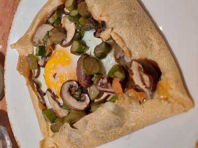 Naked&sated (serrano)