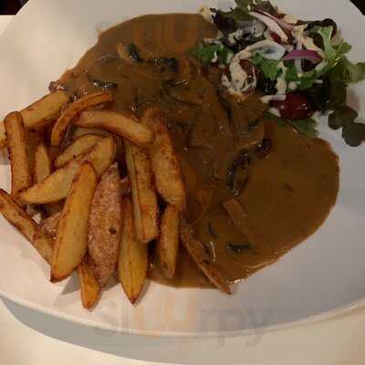 Holly's Lounge With Albert Dovale