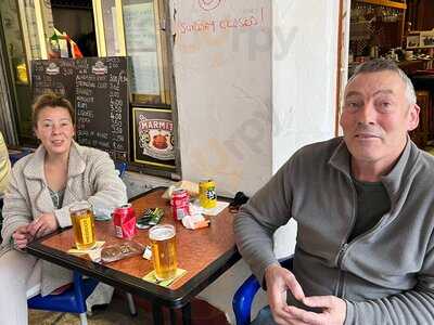 Alyssa Cafeteria Bar