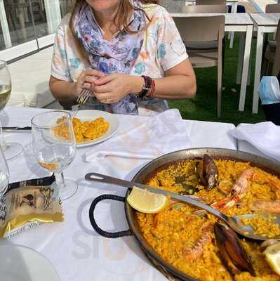 Los Manueles Chiringuito-restaurante