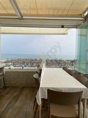 Los Manueles Chiringuito-restaurante