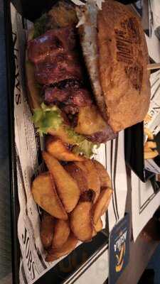 Aviador Burger And Beer