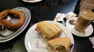 Cafetería Pelayo 23