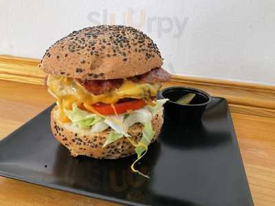 Reka Bocatería Hamburguesería