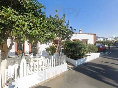 La Tasca Tapas Y Vinos