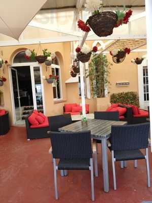 Bay Bays Grill House & Bar