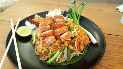 Happy Mango Your Thai Cafe