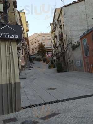 Pollastres A L'ast Estrada