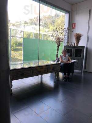 Eat Restaurant - Bar