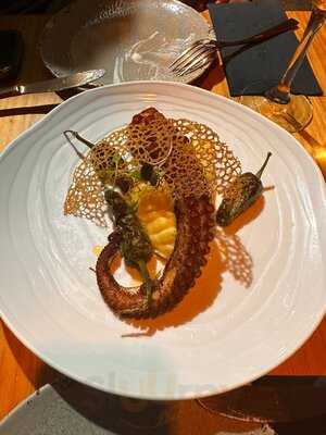 Vuela Tapas & Cocktail Bar