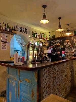 La Taberna De Al Lado