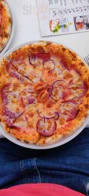 Antre Cocktail Bar / Pizza / Pasta / Steak