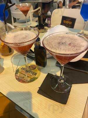 Juniper Gin & Fizz Bar