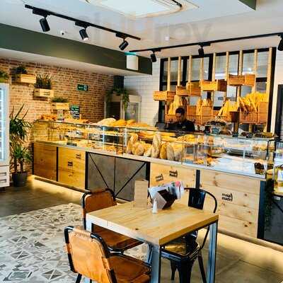 Bakkery & Coffee El Capricho Resto Bar