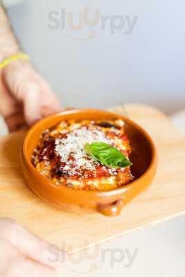 La Calabrese Pizzería