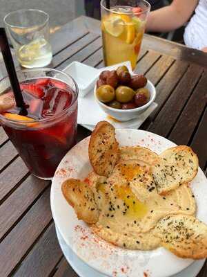 Salto Alto Tapas Y Vino