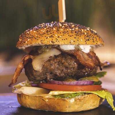 Calma Beach Petit Bistró