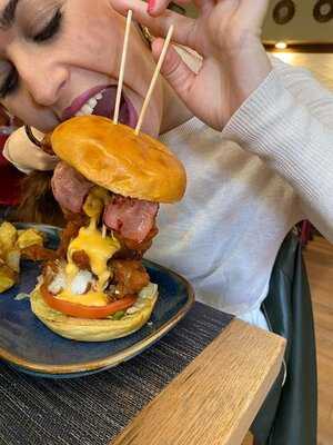 La Porchetta Bar & Grill