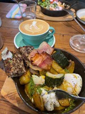 Eatmytrip Brunch & Cocktails Madrid