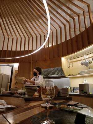 T La Mesa Alta De Contenedor