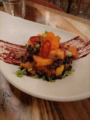 T La Mesa Alta De Contenedor