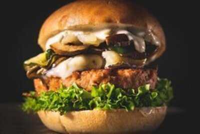 The Black Turtle - Cirilo Amorós