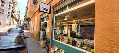 Fahrenheit 451 Café Y Libros