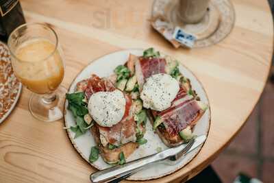 Greta Brunch & Cocktails