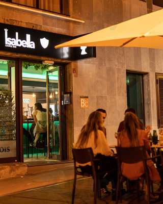 Isabella Lounge Bar
