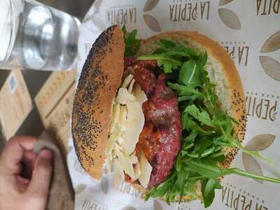 La Pepita Burger Bar