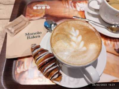 Manolo Bakes