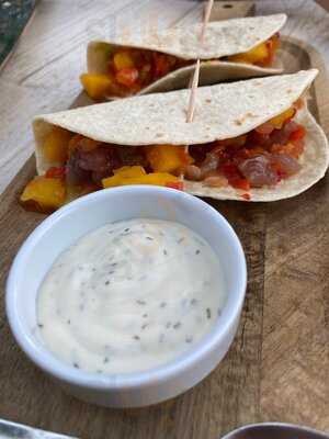 Henry Likes Pizza Santanyi