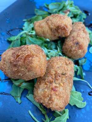 Henry Likes Pizza Santanyi