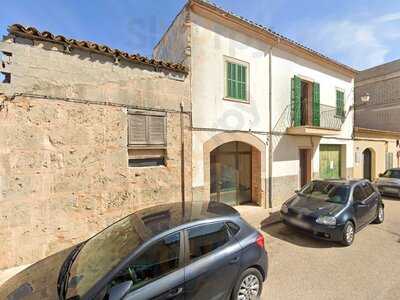 Henry Likes Pizza Santanyi