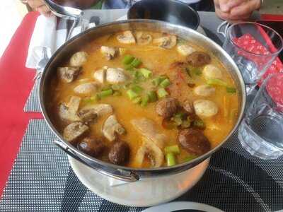 Muay Thai Restaurant