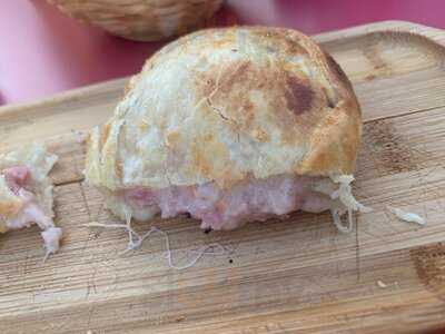 Zzapi Restaurant - Photo 8