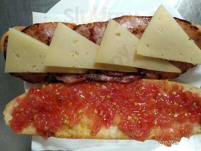 Bar Cafeteria Centre De Majors " La Plaça"