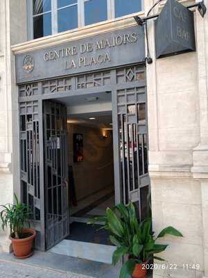 Bar Cafeteria Centre De Majors " La Plaça"