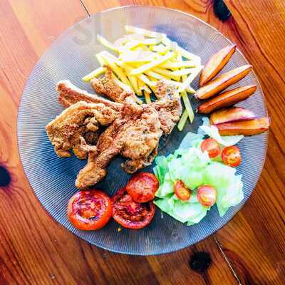 Waves Bar Restaurant