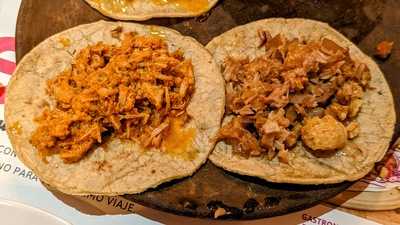 Taquería Los Carnales