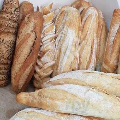 El Obrador Pasteleria Y Panaderia