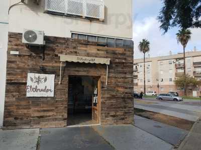 El Obrador Pasteleria Y Panaderia