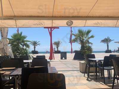 The Royal Bar & Bistro - Photo 8