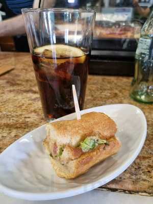 Bar Cervecería La Factoría H3